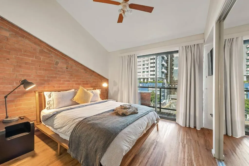 Iconic Warehouse Apartment~Cbdedge~2Bed/2Bath/1Car Brisbane