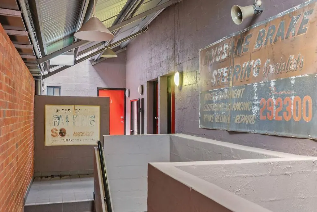 Iconic Warehouse Apartment~Cbdedge~2Bed/2Bath/1Car Brisbane